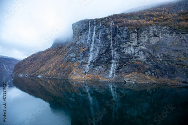 Obraz Majestic Seven Sisters Waterfalls at Dawn in Norway’s Geirangerfjord