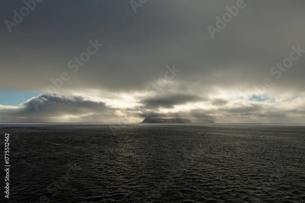 Fototapeta Sea ice in the Barents Sea near Franz Josef Land in summer 