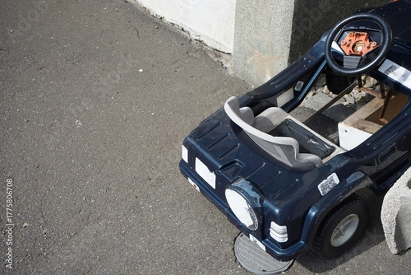 Fototapeta 玩具の乗れる自動車