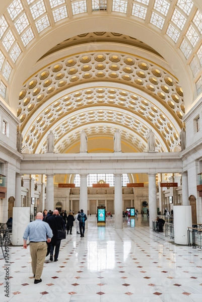 Obraz Walking through Union Station