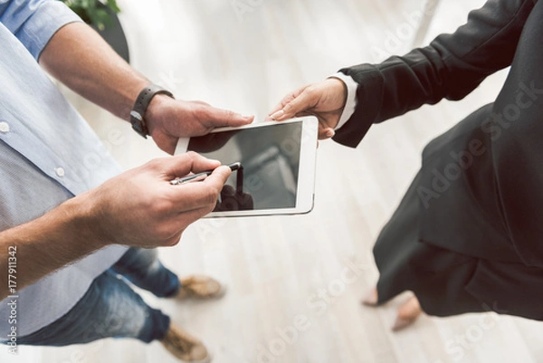 Fototapeta Niezbędny gadżet do pracy w biurze