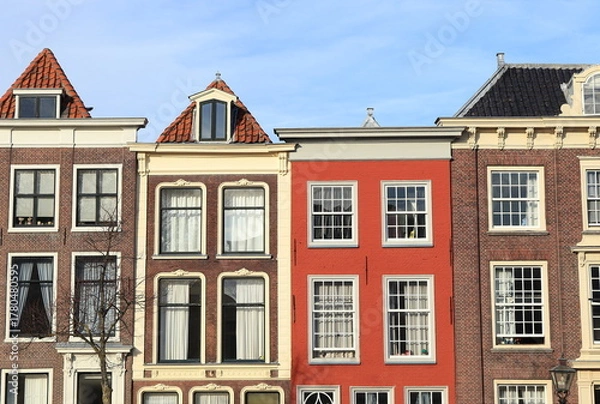 Fototapeta Oude Singel Canal House Facades in Leiden, Netherlands