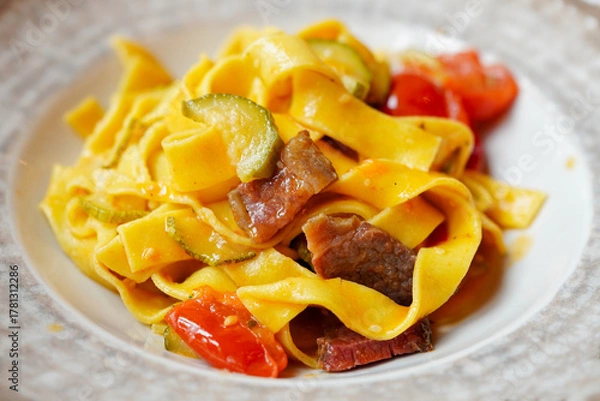 Obraz 野菜とお肉の手打ちタリアテッレ(生パスタ)
