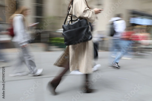 Obraz visit the shops in city