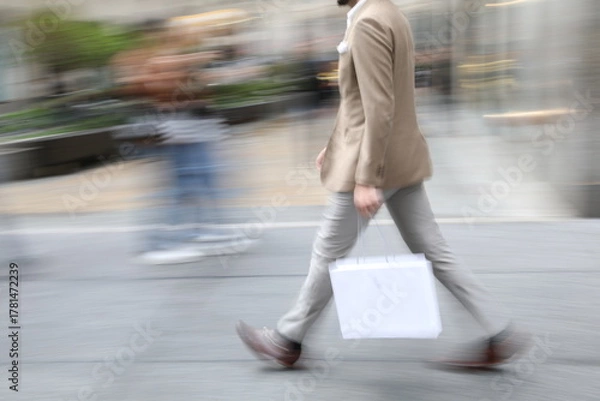 Obraz visit the shops in city