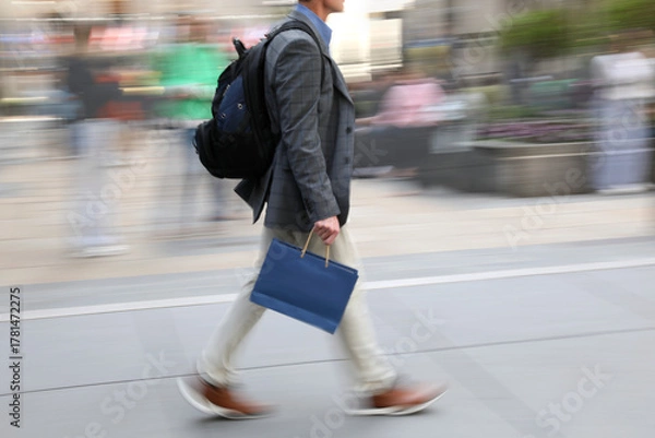 Obraz visit the shops in city