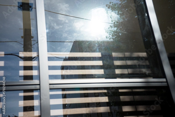 Obraz ガラスに反射した都市