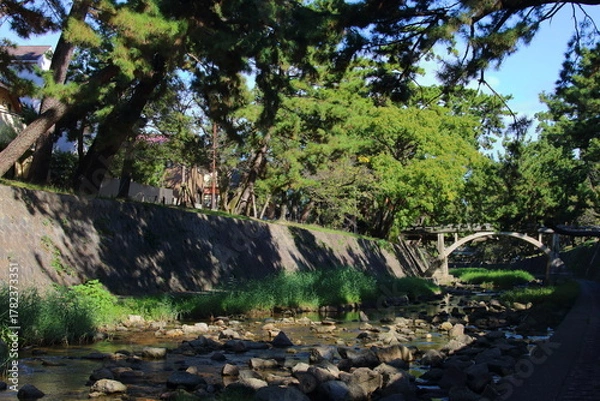Obraz 秋の夙川の清き流れ(兵庫県西宮市)