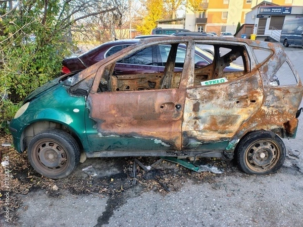 Obraz Spalony samochód.