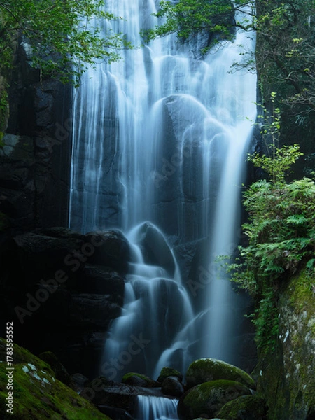 Obraz 落ち行く滝の水