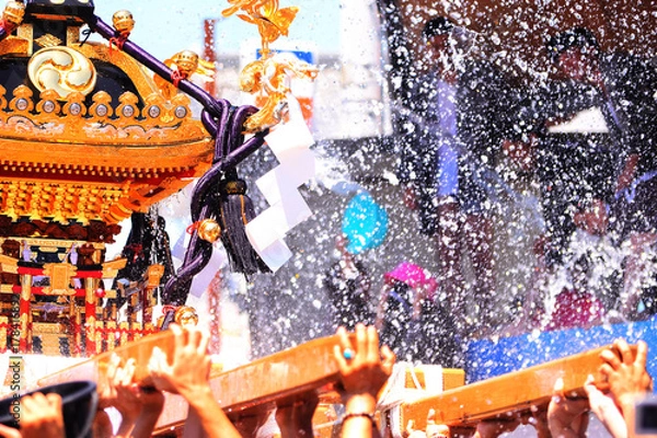 Obraz 神輿に水掛け