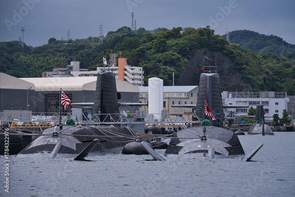 Obraz 横須賀港に停泊している船