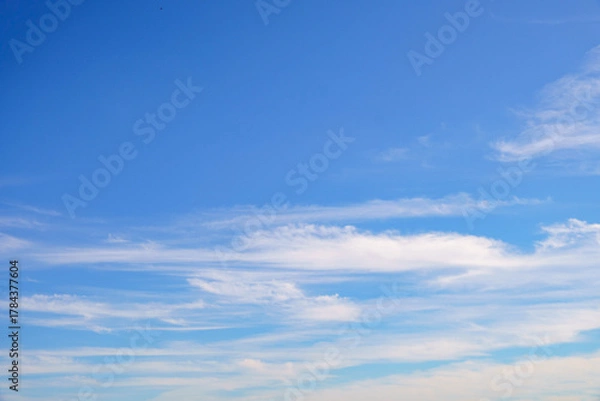 Obraz 秋の青空と白い薄雲