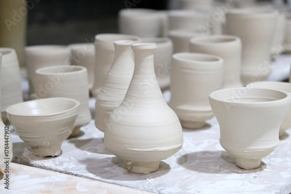 Fototapeta Processing pottery vase and cups  drying 
