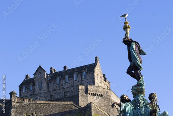 Fototapeta View to Edinburgh Castle, a historic castle in Edinburgh, Scotland