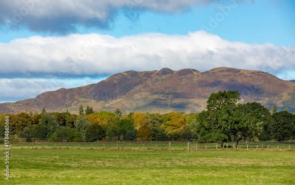 Fototapeta View of the Scottish Highlands around Loch Lomond, in autumn. Situated in the Lorn region of the Trossachs National Park, west Scotland.