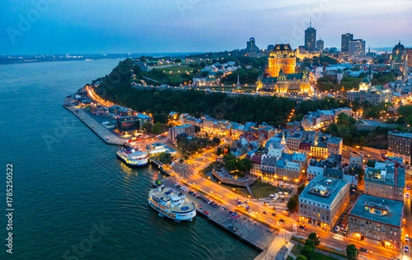 Obraz Ville de Quebec in winter, aerial view