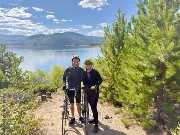 Obraz couple on bikes
