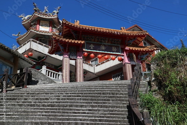 Obraz 金瓜石勧済堂の門と参道