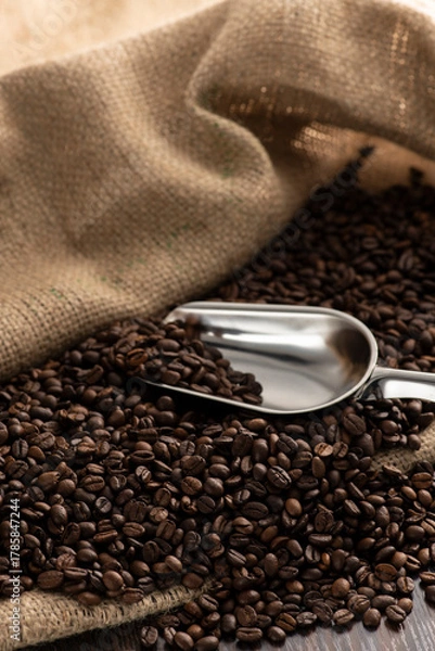 Obraz 麻の袋にコーヒー豆とスコップ