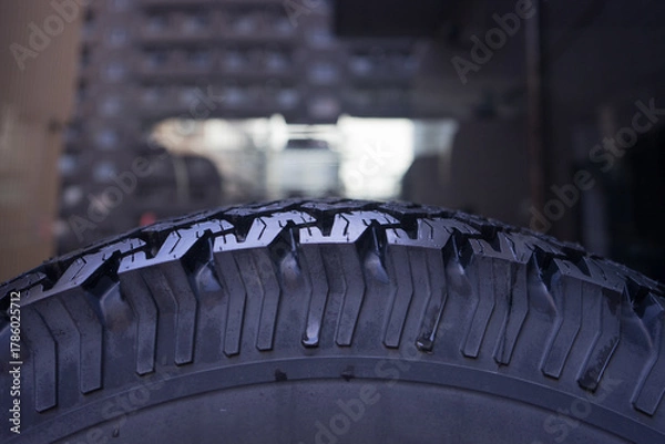 Obraz デコボコしている冬用タイヤ