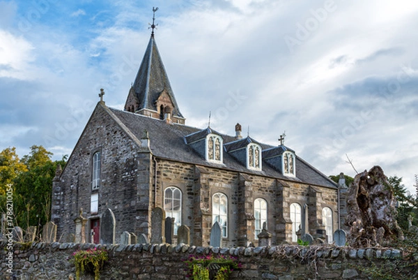 Fototapeta The Moulin Kirk, or the St. Andrew's Church, which is part of the Church of Scotland. It has been on this village site for centuries, but was reconstructed in 1875 following a fire.