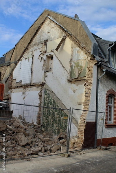 Fototapeta Abriss eines Hauses