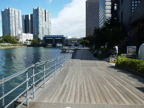 Fototapeta 天王洲運河　遊歩道