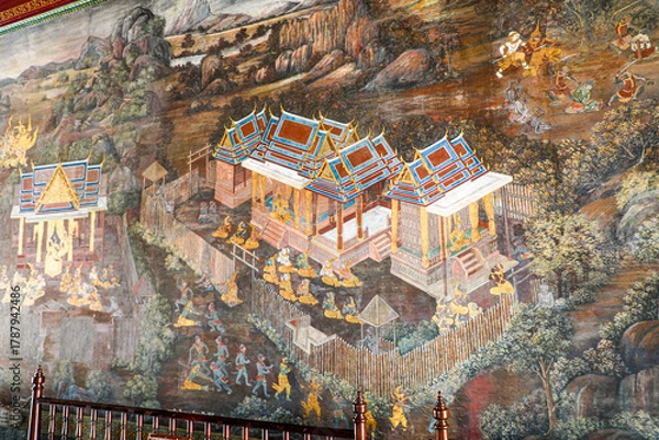 Obraz Wat Phra Kaew or Wat Phra Sri Rattana Satsadaram is temple used for various royal ceremonies during reign of King Rama I. It is temple within the Grand Palace. Inside temple is the Emerald Buddha.