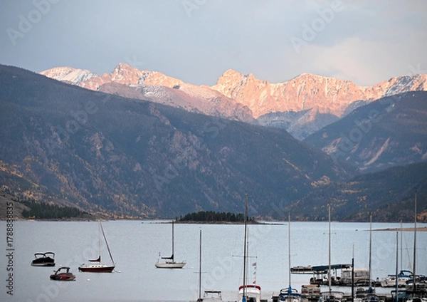 Obraz Mountains and Marina