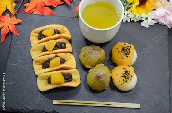 Obraz 秋の味覚の和菓子をいただく