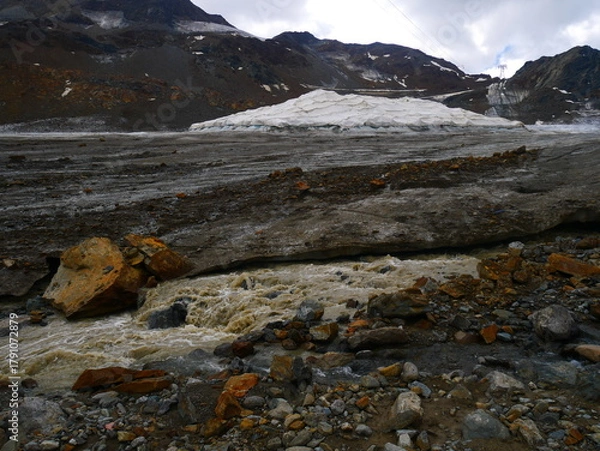 Fototapeta View on Kaunertal glacier on a summer day