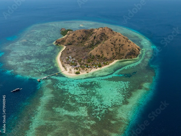 Fototapeta padar island daylight aerial view