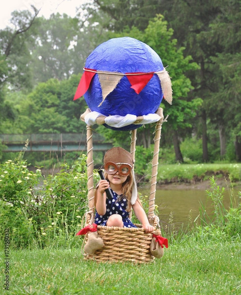 Obraz Gilr Pretending to Fly Outside