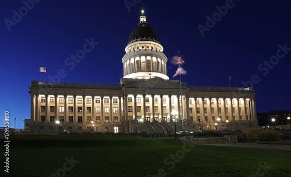 Obraz Utah State Capitol illuminated at dusk with green grass on the foreground, USA