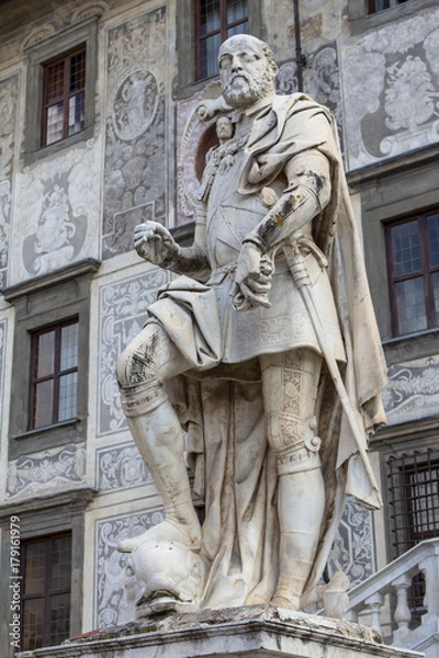 Fototapeta Statue of Cosimo I de Medici, Pisa, Italy