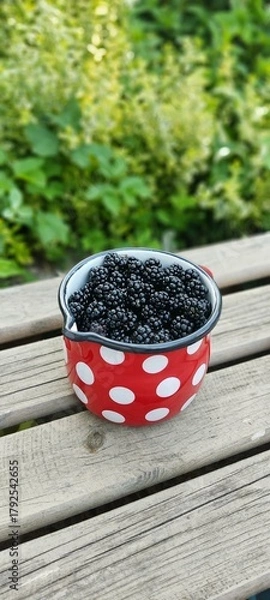 Obraz Dzbanek czarnych jeżyn