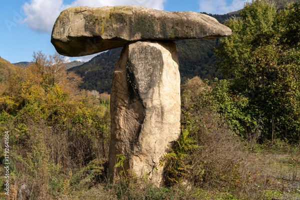 Fototapeta Natural rock formed in a T shape