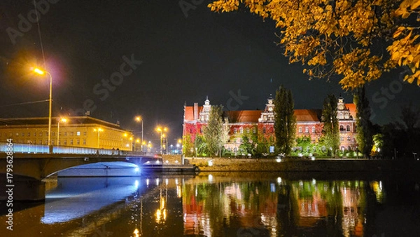 Obraz View of the river Oder and the National Museum in the night in Wroclaw, Poland.