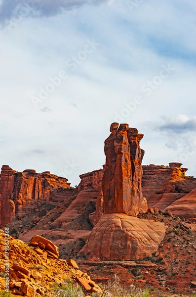 Fototapeta Arches National Park, USA -  a wonderland with its red-rock formations,  stone arches, giant rocks, pinnacles and trails