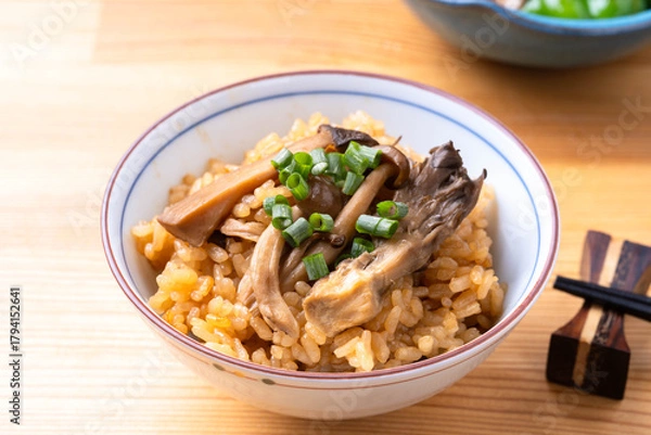Obraz きのこの炊き込みご飯（舞茸・しめじ・エリンギ）
