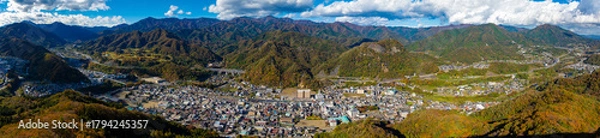 Obraz 紅葉の大月市のパノラマ風景
