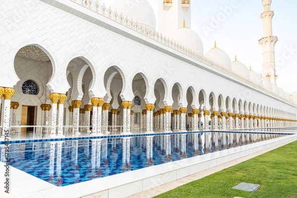 Obraz The majestic Sheikh Zayed Grand Mosque in Abu Dhabi, United Arab Emirates