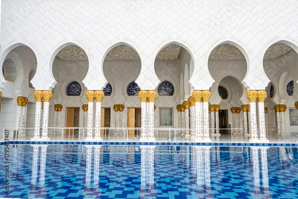 Obraz The majestic Sheikh Zayed Grand Mosque in Abu Dhabi, United Arab Emirates