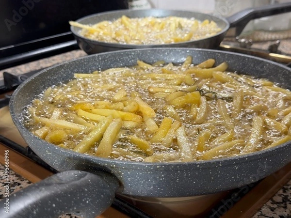 Fototapeta pan fried potatoes