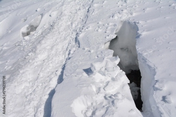 Fototapeta 雪山のクラック