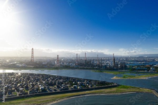 Obraz 磯津海岸から見た四日市コンビナート（ドローンによる空撮）