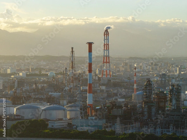 Obraz 磯津海岸から見た四日市コンビナート（ドローンによる空撮）