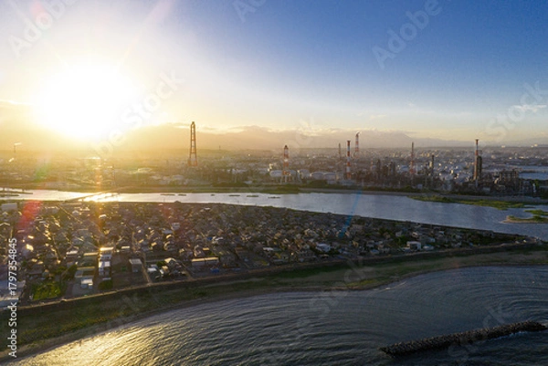 Obraz 磯津海岸から見た四日市コンビナート（ドローンによる空撮）
