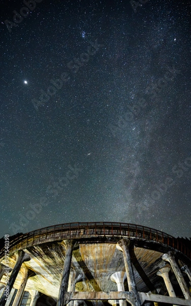 Obraz Starry Sky and Ruins, 廃墟となった工場の遺構と満天の星空
